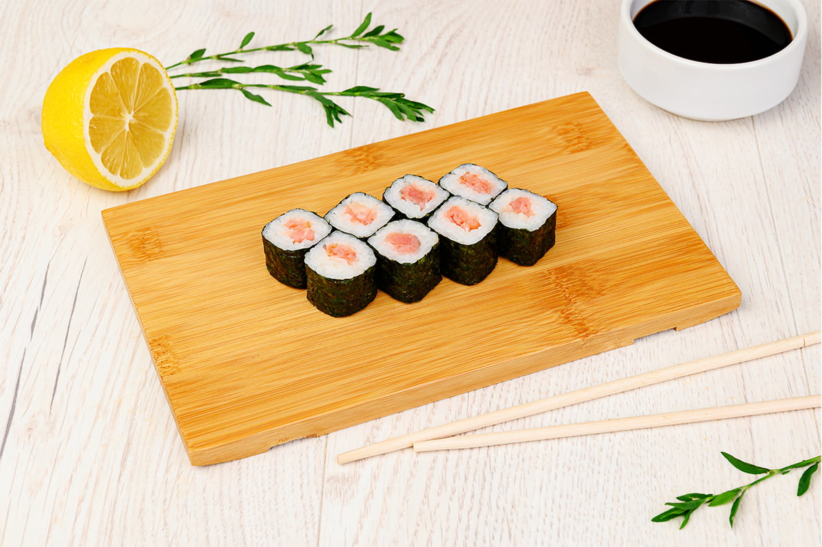 картинка Хосомаки с лососем х\к от магазина Sushi-Love
